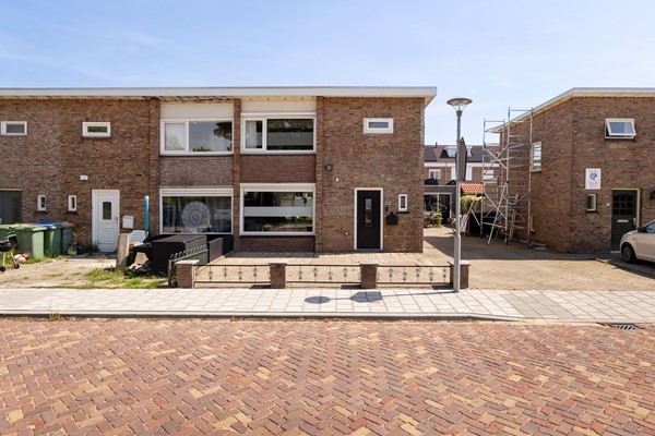 Foto - Te koop: instapklare hoekwoning met oprit en garage!